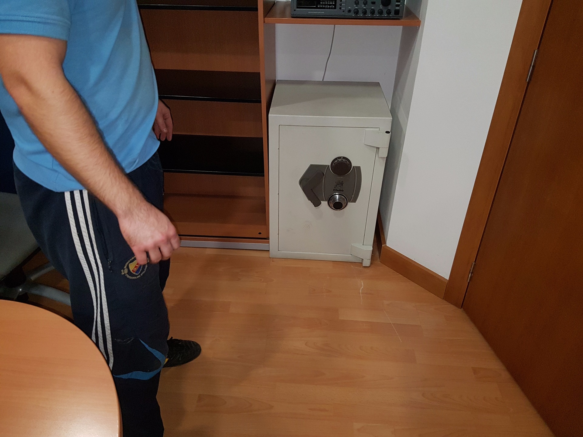 páncélszekrény mozgatás